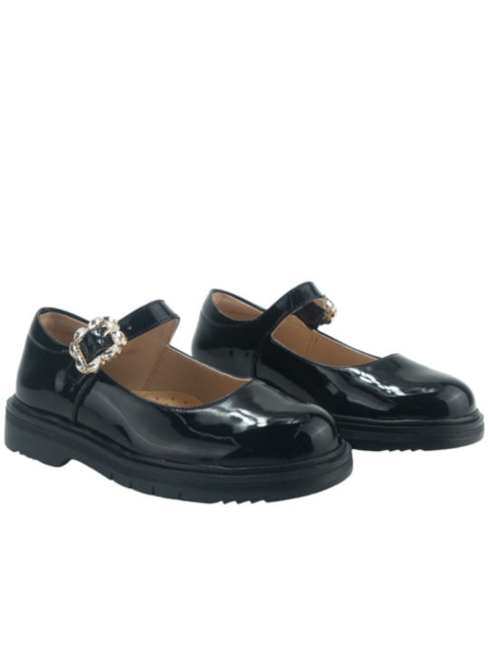 Schwarze Kindermokassins aus Lackleder