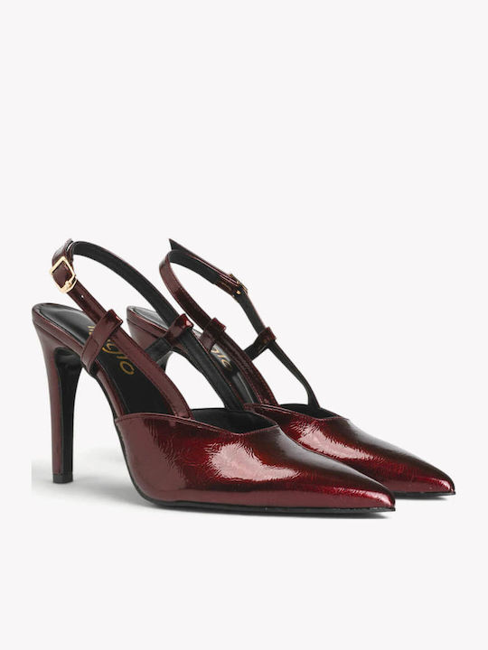Bordeauxfarbene Lacklederpumps mit hohem Schaft und Lederinnensohle