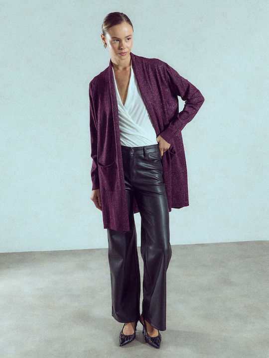 Lange Damenstrickjacke in Dunkelviolett mit Metallic-Effekt