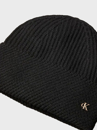 Women's Knitted Beanie in Black