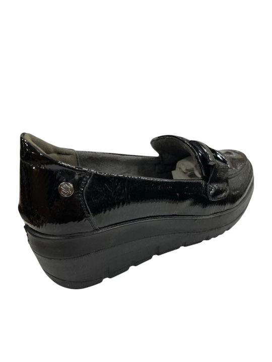 Patent Leather Women's Loafers in Black