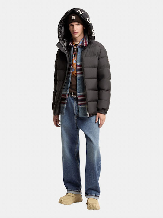 Schwarze Pufferjacke