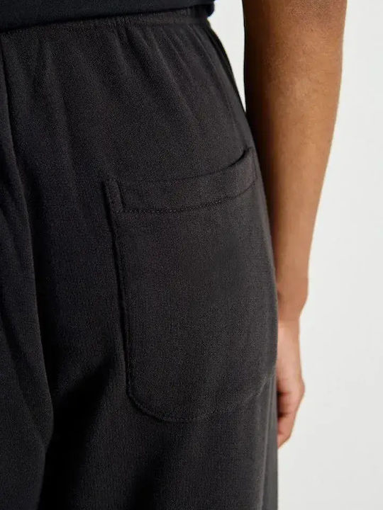 Women's Black Set with Elastic Waist Trousers in a Loose Fit