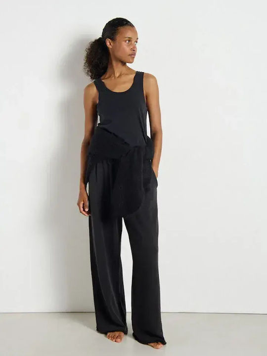 Women's Black Set with Elastic Waist Trousers in a Loose Fit