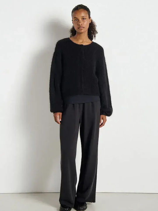Women's Black Set with Elastic Waist Trousers in a Loose Fit