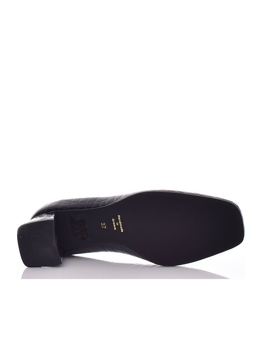 Spitze Pumps aus Leder Black