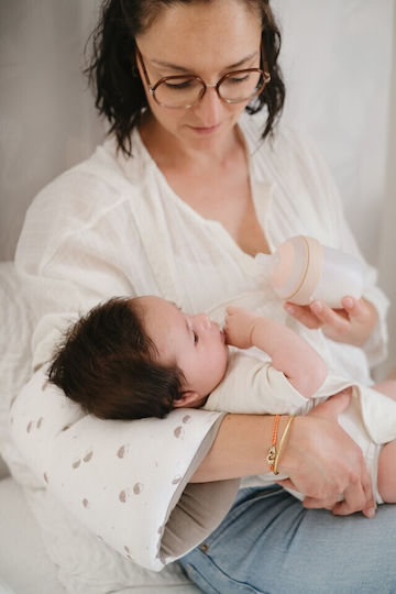 Tineo Feeding Pillow