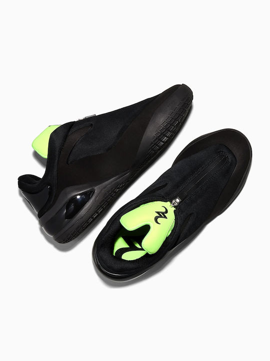 Schwarze Basketballschuhe