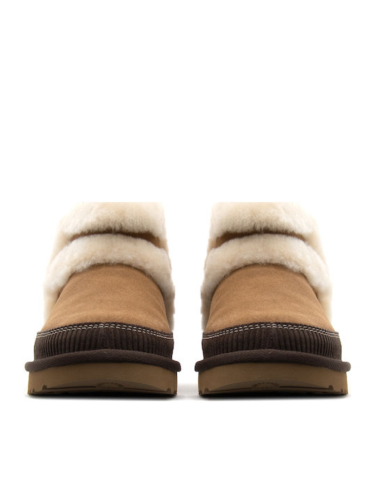 UGG Classic Mini Stiefeletten in Kastanienbraun