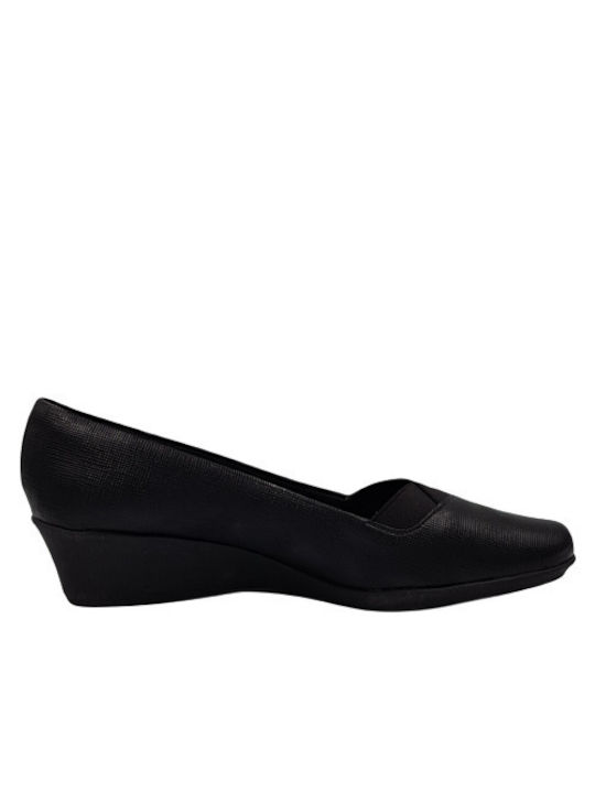 Piccadilly Women's Moccasins in Black Color