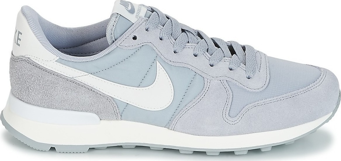 nike internationalist camel