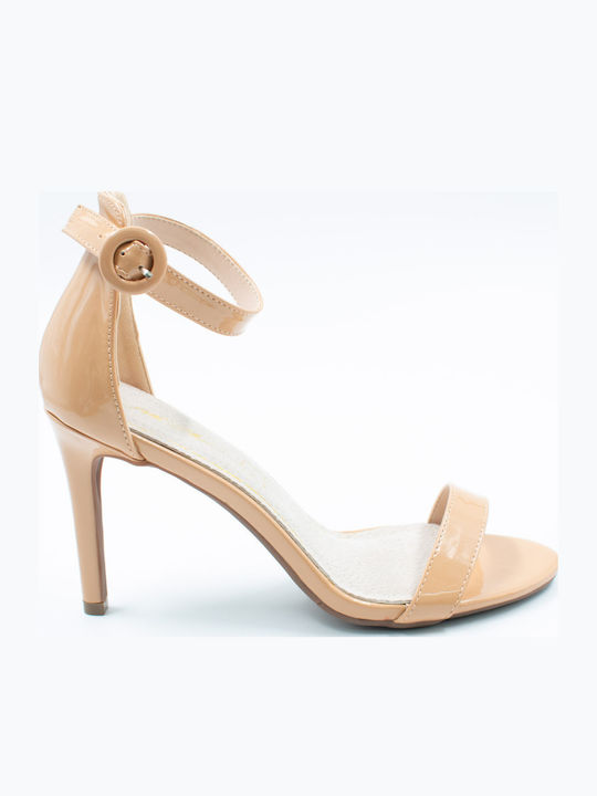 Sandalen aus Lackleder Beige