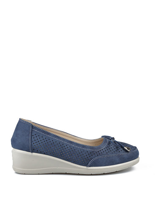 Famous Shoes Anatomic Women's Closed Toe Platforms Blue