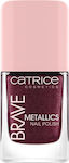 Catrice Cosmetics Brave Metallics Shimmer Βερνίκι Νυχιών Μακράς Διαρκείας Μπορντό 04 10.5ml