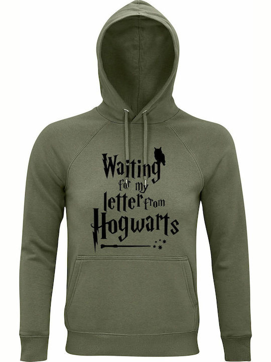 Waiting for my letter from Hogwarts, Harry Pott...