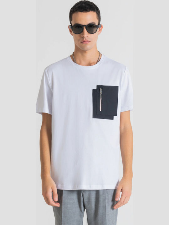 T-shirt White