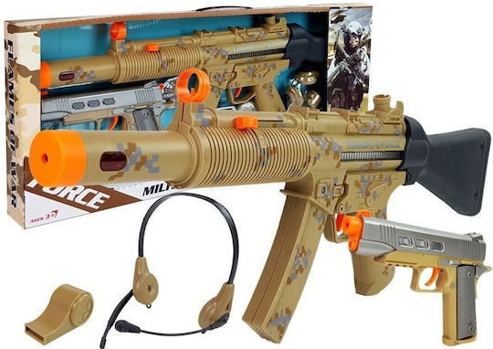 Sportliches schlankes Militärwaffen-Set: Zwei Pistolen, Helme, Pfeife