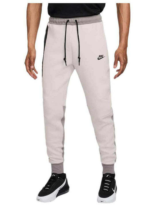 Nike Sportswear Tech Fleece Jogginghose mit Gum...