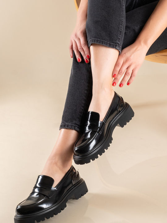 Xti Λουστρίνι Γυναικεία Loafers σε Μαύρο Χρώμα