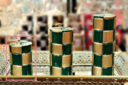 Kerze mit geschnitzten gold-grünen Quadraten 7,5*10