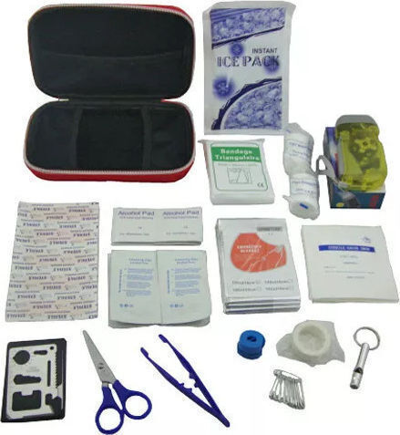 Erste-Hilfe-Tasche mit Equipment