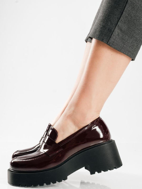 Women's Loafers in Burgundy Color
