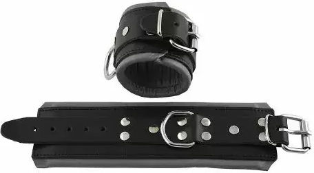 Mister B BDSM Kit in Schwarz Farbe