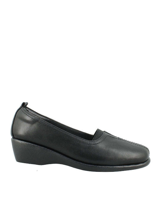 Women's Moccasins in Black Color