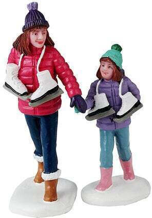Figurină Lemax Skating Sisters Set/2 7.2x4.8x2.2cm