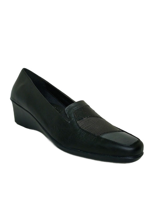 Leather Women's Moccasins in Black Colour
