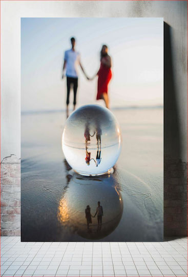Couple Holding Hands With Reflection Ζευγάρι Που Κρατά Τα Χέρια Με Αντανάκλαση σε Καμβά