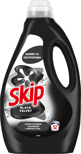Skip Black Velvet Lichid Detergent pentru Rufe Negre 2.4lt (52 Măsuri)