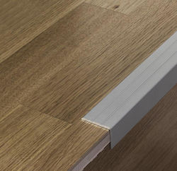 Γωνια Αυτοκ Τη 73a Ασημι 2.5cm X 0.9cm Γωνια Αυτοκ Τη 73a Ασημι 2.5cm X 0.9cm