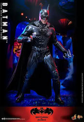 Hot Toys DC Comics Batman Action Figure in Scale 1:6 Hot Toys DC Comics Batman Action Figure in Scale 1:6
