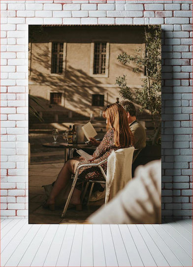 Πίνακας Couple Reading At An Outdoor Café Ζευγάρι Διαβάζει Ένα Υπαίθριο Καφέ 115x170