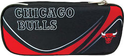 Back Me Up Chicago Bulls Κασετίνα Βαρελάκι Μαύρη Back Me Up Chicago Bulls Κασετίνα Βαρελάκι Μαύρη