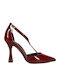 Pumps aus Lackleder mit Riemen Burgundisch