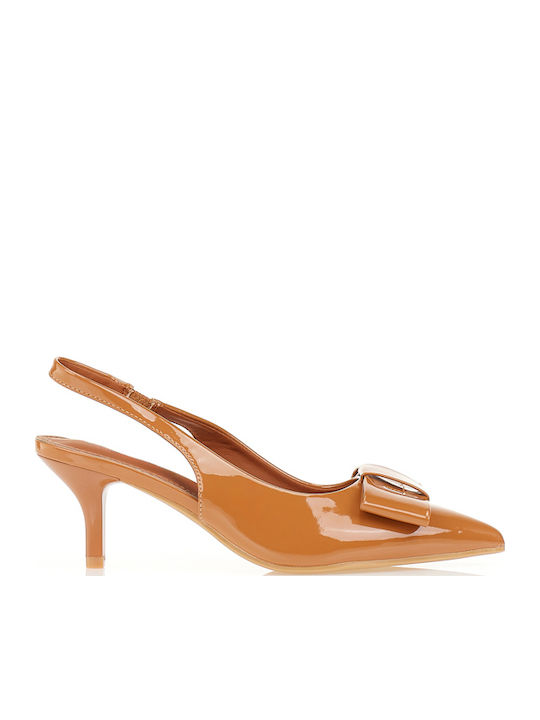 Tsoukalas Lackleder Pumps mit Riemen & Dünner M...