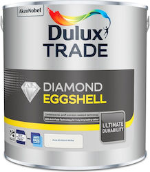 Dulux Trade Plastic Acrylic Water-Based Paint for Interior Use 2.5lt